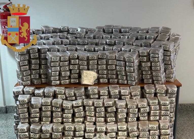 Fonte Nuova, ingente quantitativo di droga sequestrato dalla Polizia di Stato. Arrestato un uomo di 36 anni 