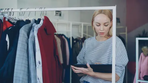 Addeto/a alle vendite abbigliamento appartenente alle categorie protette-outlet Castel Romano