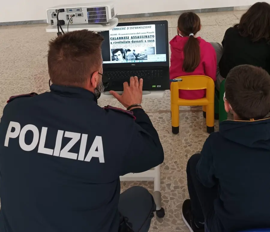 Anzio. Progetto “Scuole Sicure”: la Polizia di Stato incontra gli studenti del I e IV Istituto Comprensivo.