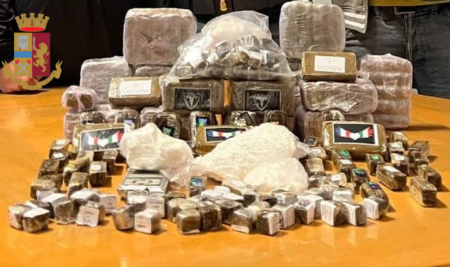 Roma, Polizia di Stato arrestato un 43enne: deteneva in casa oltre 11 kg di droga