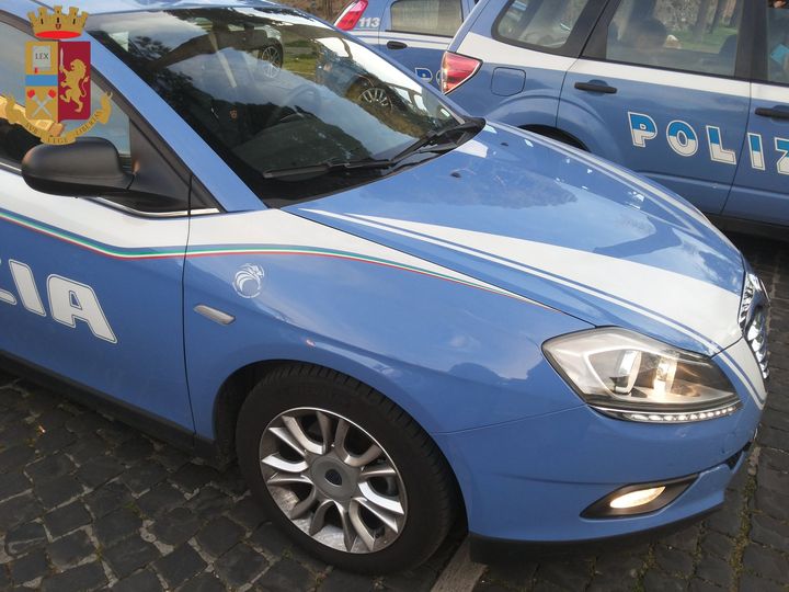 Roma, rafforzati i controlli della Polizia di Stato nelle zone della movida di Trastevere e San Lorenzo: 3 denunciati per rissa in strada