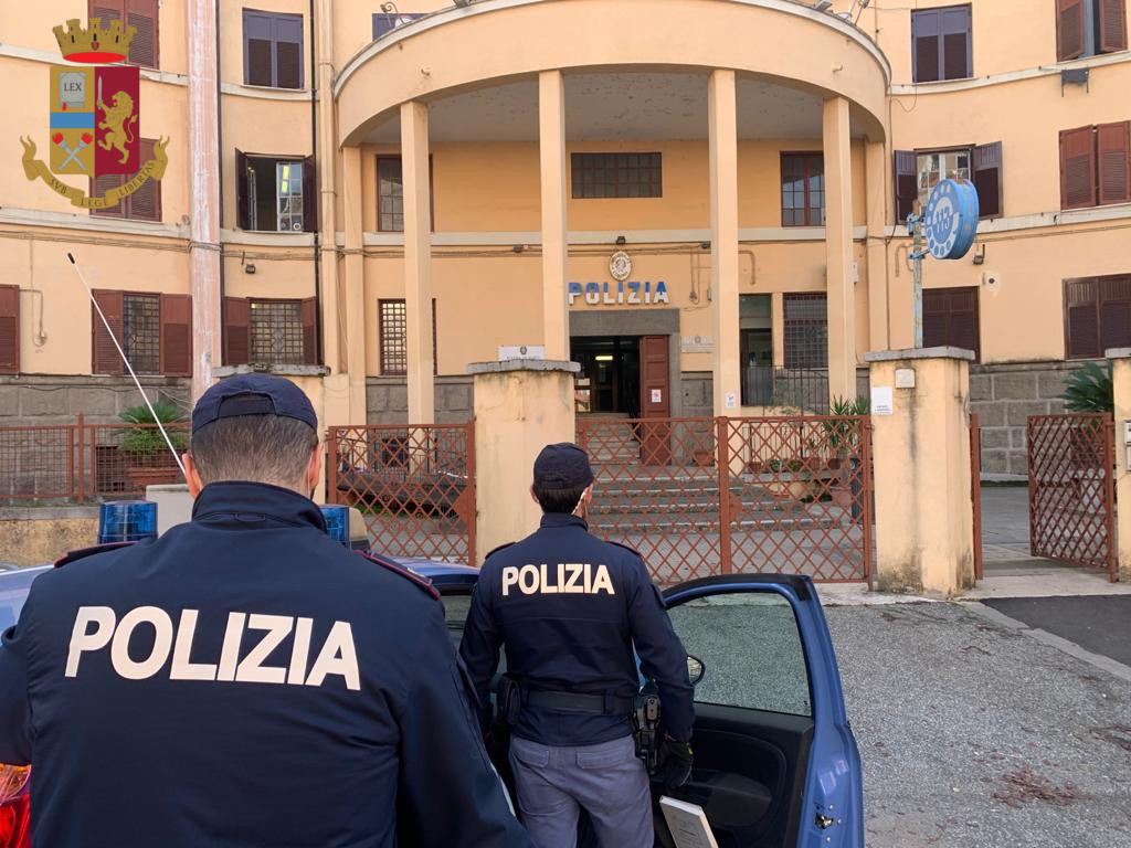 San Paolo, mirati servizi della Polizia di Stato per il controllo del territorio: 51 le persone identificate, 3 denunciati