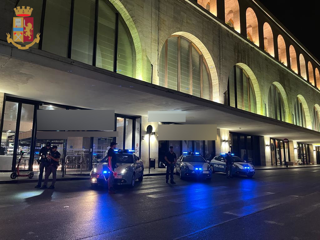 Halloween, controlli straordinari Polizia di Stato a Roma e provincia: controllati 5 esercizi commerciali