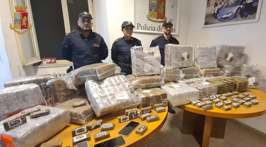 Roma, trovati in possesso di 229 kg. di hashish: arrestati due cittadini magrebini dalla Polizia di Stato 