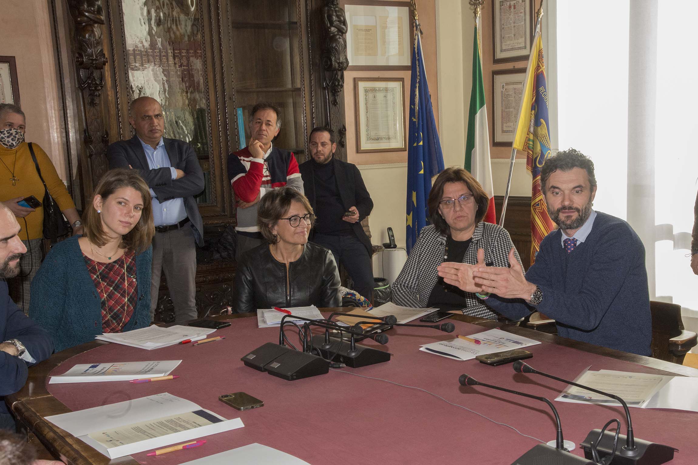 Immigrazione: Roma, Milano, Padova e Anci per una proposta che vuole l'accoglienza in famiglia nelle politiche strutturali dell'accoglienza profughi