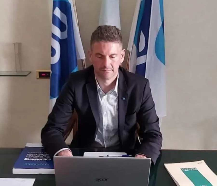 Sanità, Giuliano (Ugl): “Escalation aggressioni su operatori. Ora basta, ai violenti cure e medicine a totale pagamento”