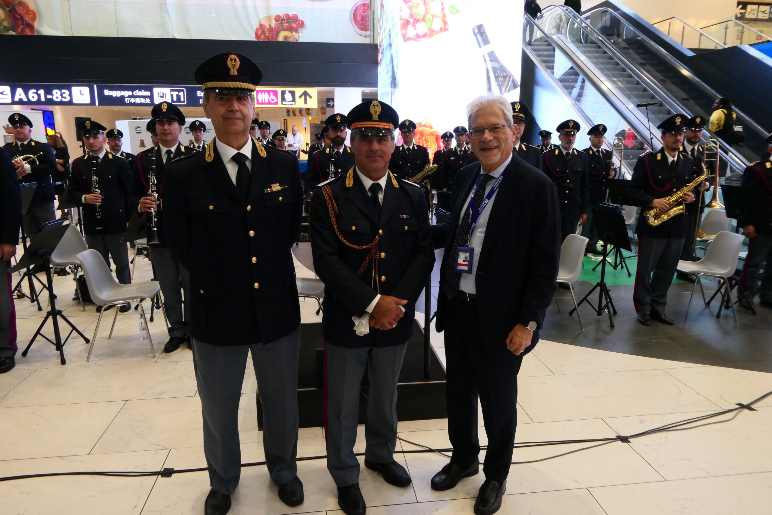 Fiumicino, grande successo per il concerto della Fanfara della Polizia di Stato all'Aeroporto Leonardo da Vinci